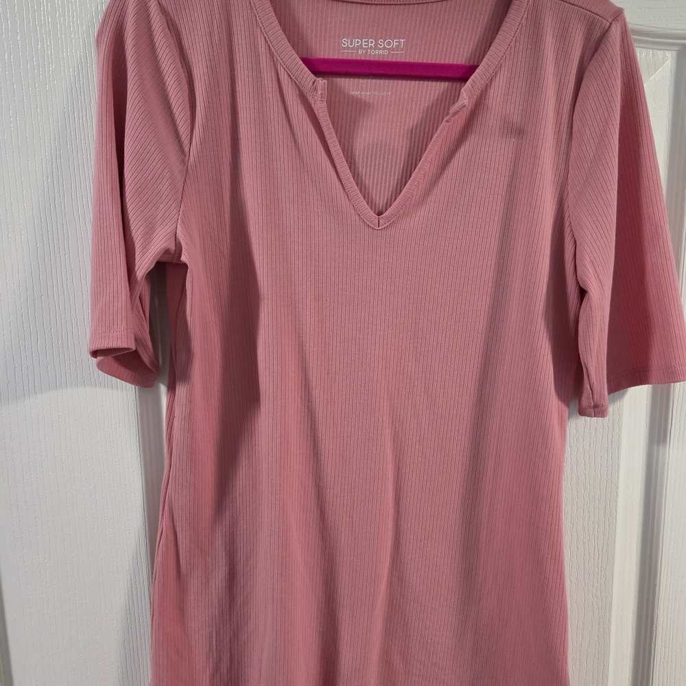Torrid Pink Ribbed Notch-Neck Tee - Picture 4 of 9